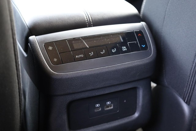 Nissan Pathfinder Vehicle Image 23