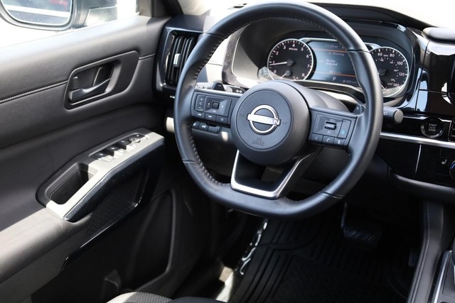 Nissan Pathfinder Vehicle Image 25