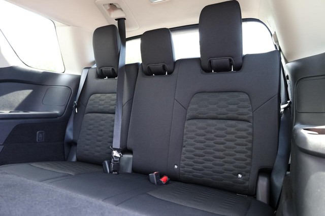 Nissan Pathfinder Vehicle Image 26