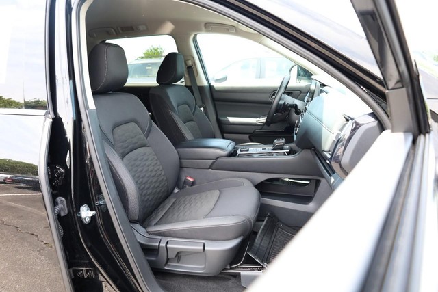 Nissan Pathfinder Vehicle Image 27