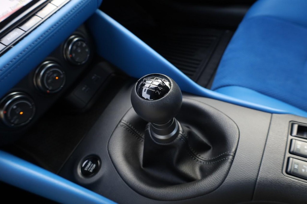 Nissan Z Vehicle Full-screen Gallery Image 16