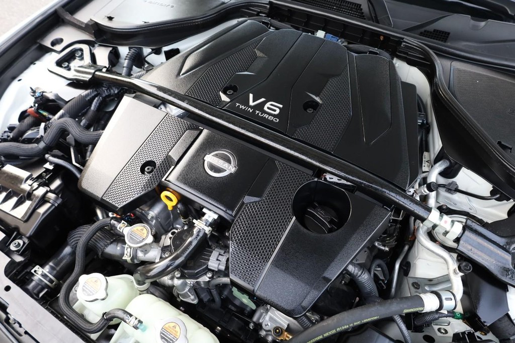 Nissan Z Vehicle Full-screen Gallery Image 23