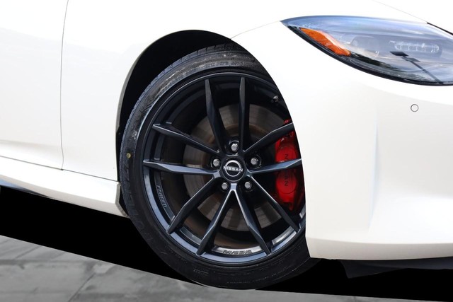 Nissan Z Vehicle Full-screen Gallery Image 3