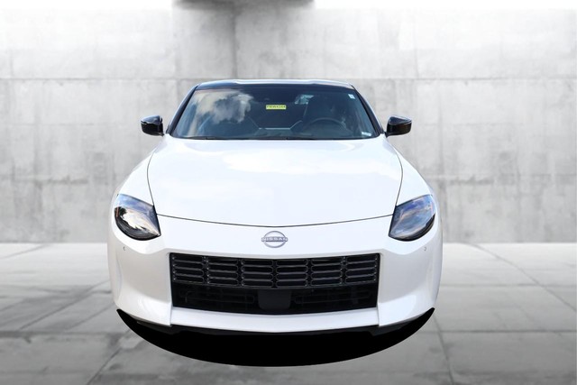 Nissan Z Vehicle Full-screen Gallery Image 4