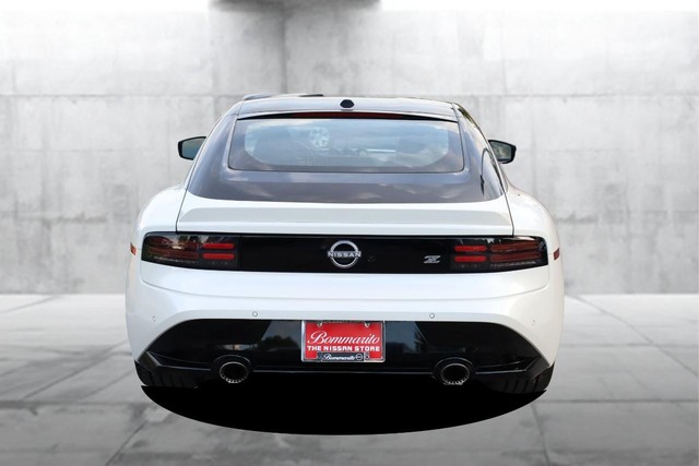 Nissan Z Vehicle Full-screen Gallery Image 6