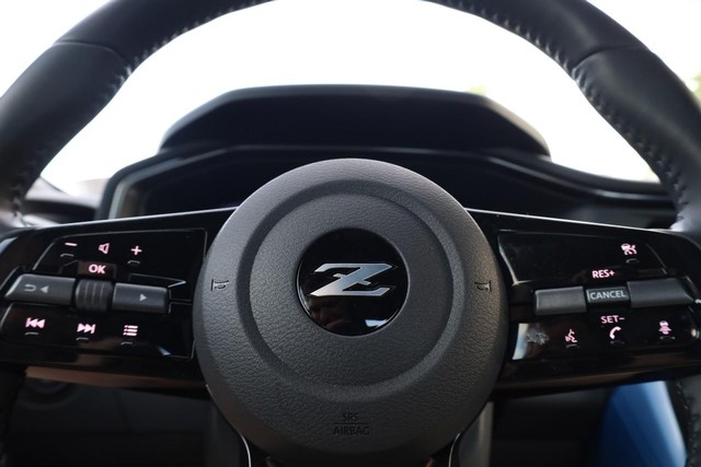 Nissan Z Vehicle Full-screen Gallery Image 10