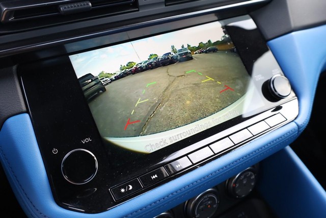 Nissan Z Vehicle Full-screen Gallery Image 17
