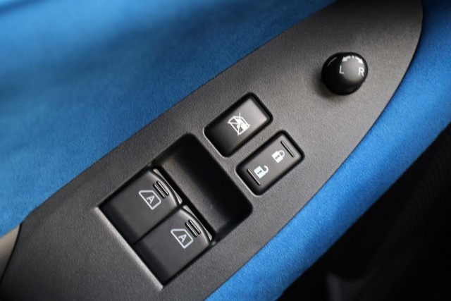 Nissan Z Vehicle Full-screen Gallery Image 20