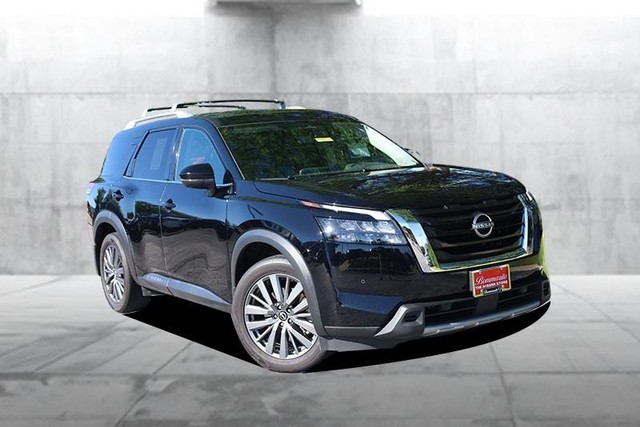 Nissan Pathfinder Vehicle Image 02