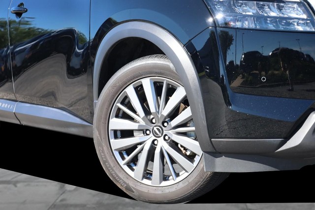 Nissan Pathfinder Vehicle Image 03