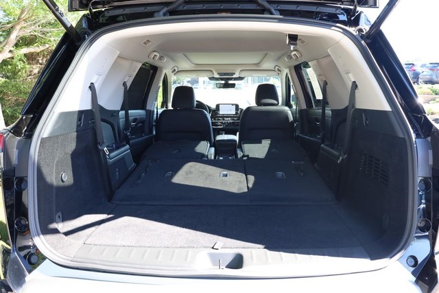Nissan Pathfinder Vehicle Image 09