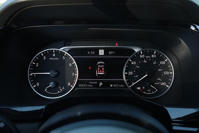 Nissan Pathfinder Vehicle Image 14