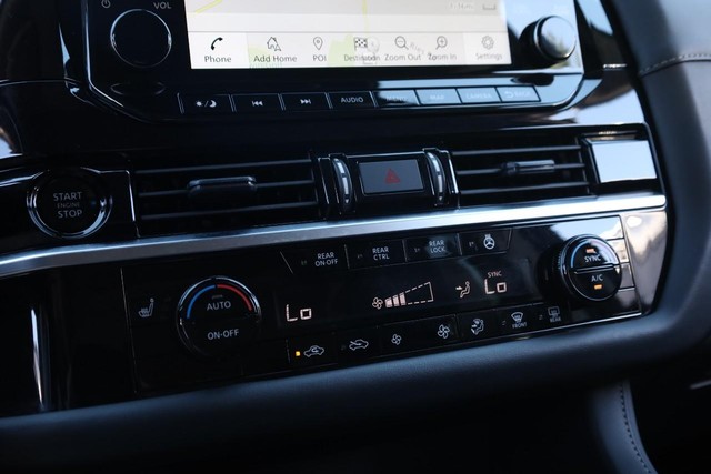 Nissan Pathfinder Vehicle Image 18