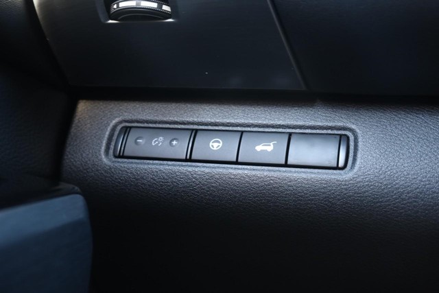 Nissan Pathfinder Vehicle Image 23