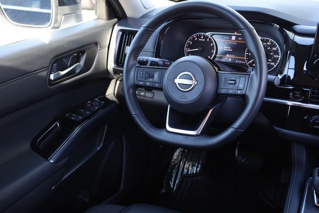 Nissan Pathfinder Vehicle Image 29