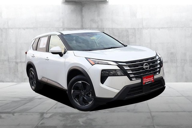 Nissan Rogue Vehicle Image 02