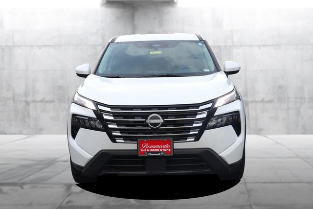 Nissan Rogue Vehicle Image 04