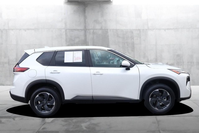 Nissan Rogue Vehicle Image 05
