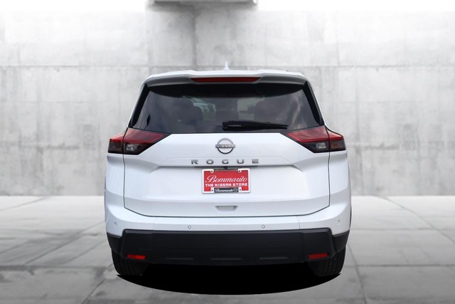 Nissan Rogue Vehicle Image 06