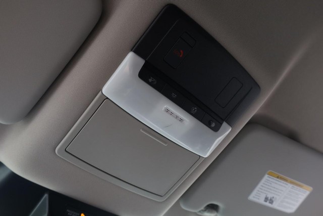 Nissan Rogue Vehicle Image 16
