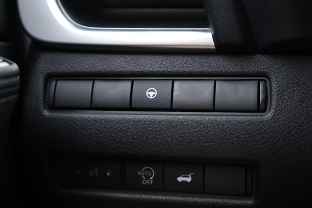 Nissan Rogue Vehicle Image 18