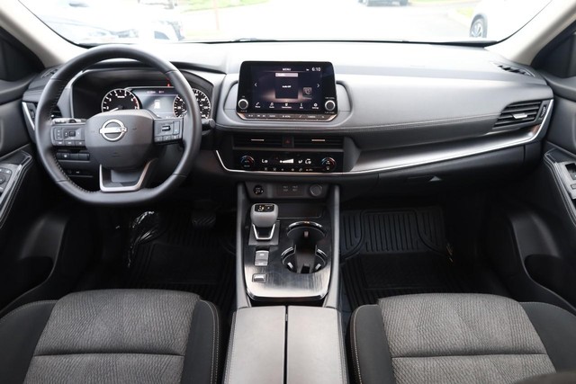 Nissan Rogue Vehicle Image 22