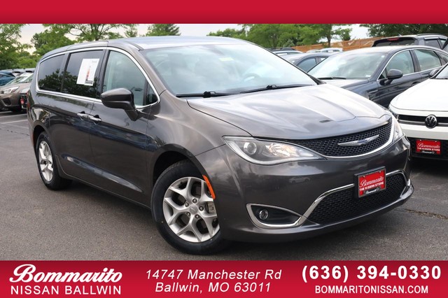 Ballwin MO 2019 Chrysler Pacifica more details - chrysler pacifica