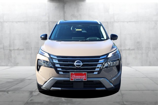 Nissan Rogue Vehicle Image 04