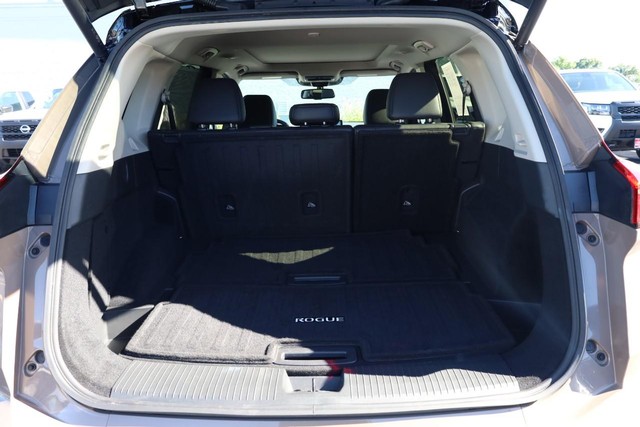 Nissan Rogue Vehicle Image 07