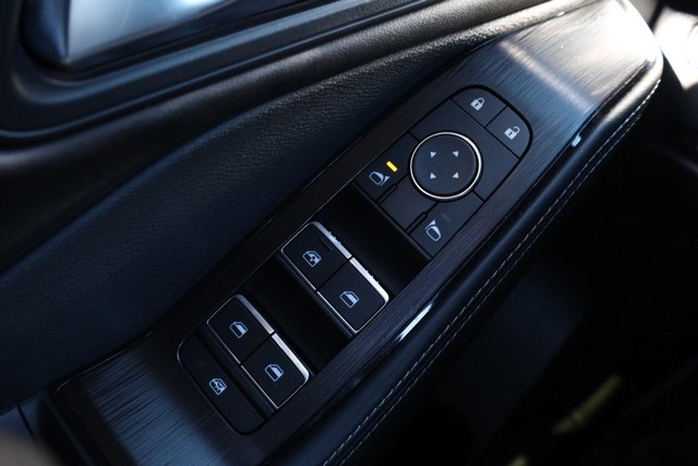 Nissan Rogue Vehicle Image 20