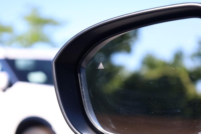 Nissan Rogue Vehicle Image 22