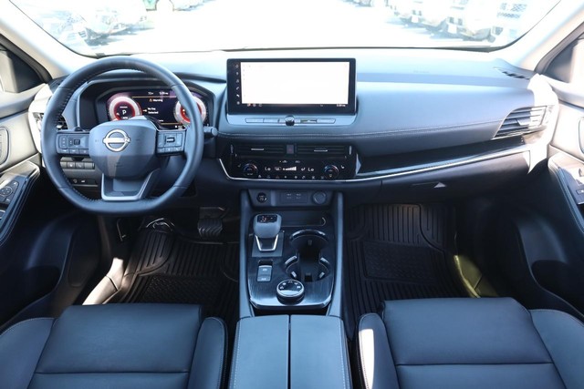 Nissan Rogue Vehicle Image 26