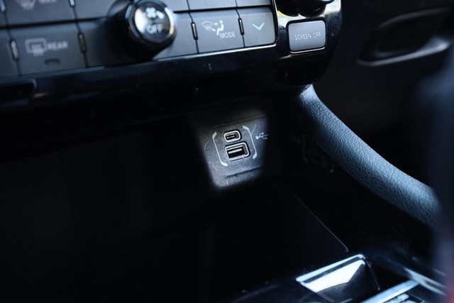 Jeep Compass Vehicle Image 14