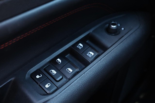 Jeep Compass Vehicle Image 17