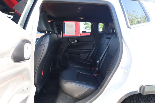 Jeep Compass Vehicle Image 20
