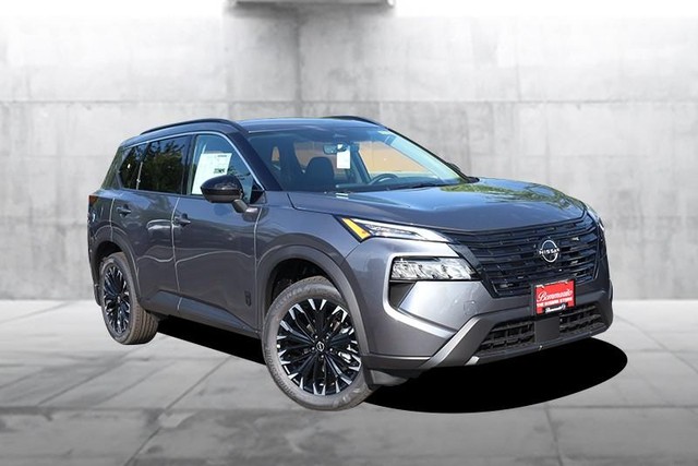 Nissan Rogue Vehicle Full-screen Gallery Image 2
