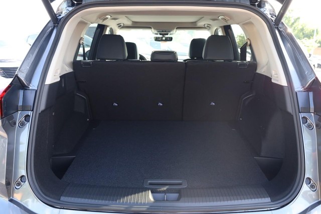Nissan Rogue Vehicle Full-screen Gallery Image 7