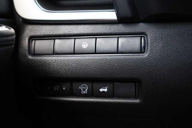 Nissan Rogue Vehicle Full-screen Gallery Image 19