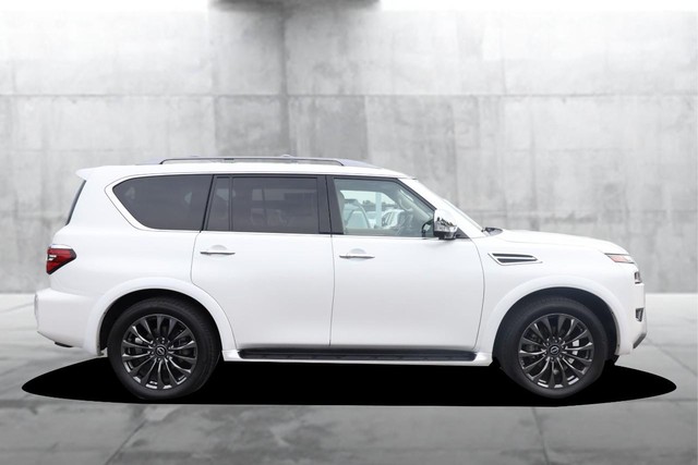 Nissan Armada Vehicle Full-screen Gallery Image 5