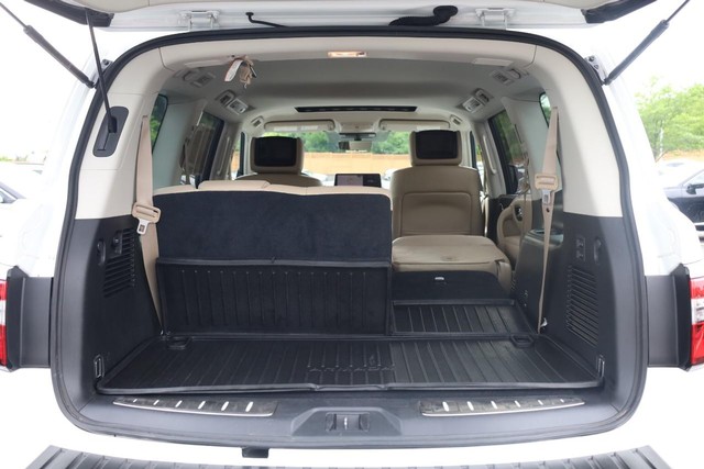 Nissan Armada Vehicle Full-screen Gallery Image 8