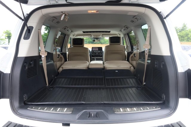 Nissan Armada Vehicle Full-screen Gallery Image 9