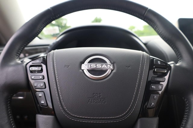 Nissan Armada Vehicle Full-screen Gallery Image 12