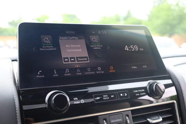 Nissan Armada Vehicle Full-screen Gallery Image 14