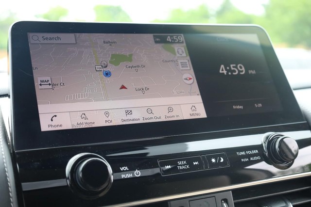 Nissan Armada Vehicle Full-screen Gallery Image 15