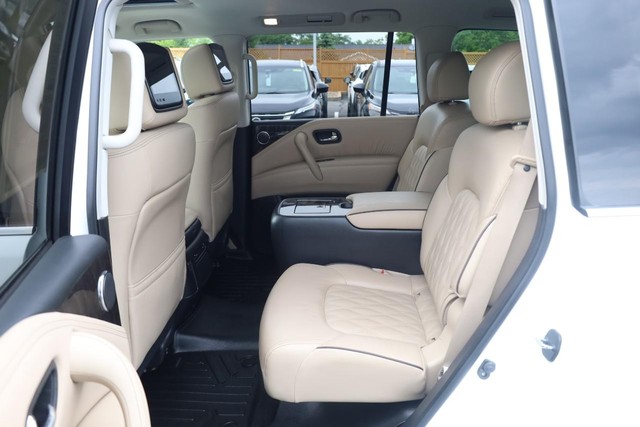 Nissan Armada Vehicle Full-screen Gallery Image 25