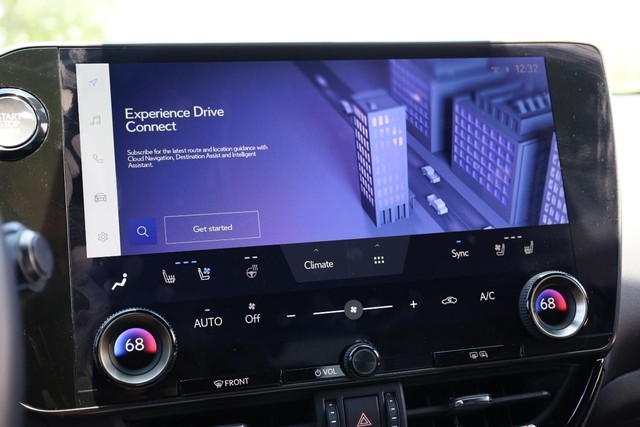 Lexus NX Vehicle Full-screen Gallery Image 12