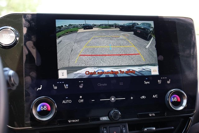 Lexus NX Vehicle Full-screen Gallery Image 13