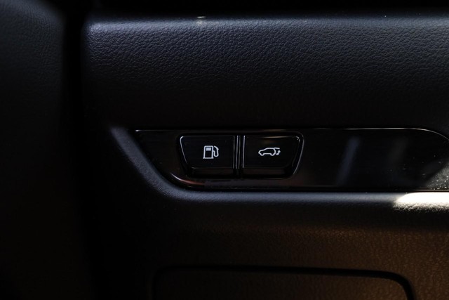 Lexus NX Vehicle Full-screen Gallery Image 19