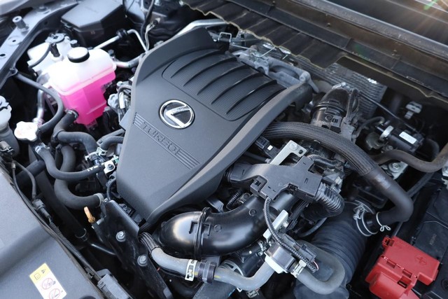 Lexus NX Vehicle Full-screen Gallery Image 25
