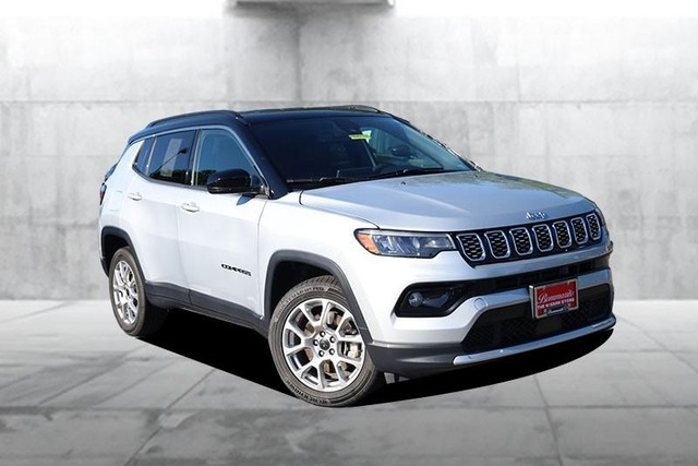 Jeep Compass Vehicle Full-screen Gallery Image 2